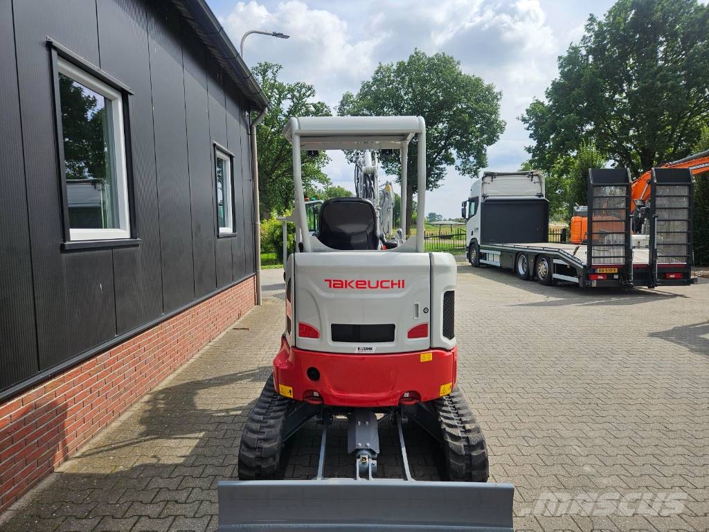 Takeuchi TB 325 R Mini ekskavatoriai < 7 t