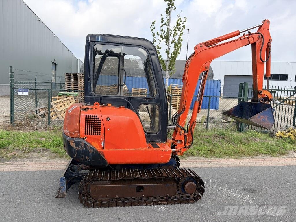 Hitachi ex 22 Minikaivukoneet < 7t