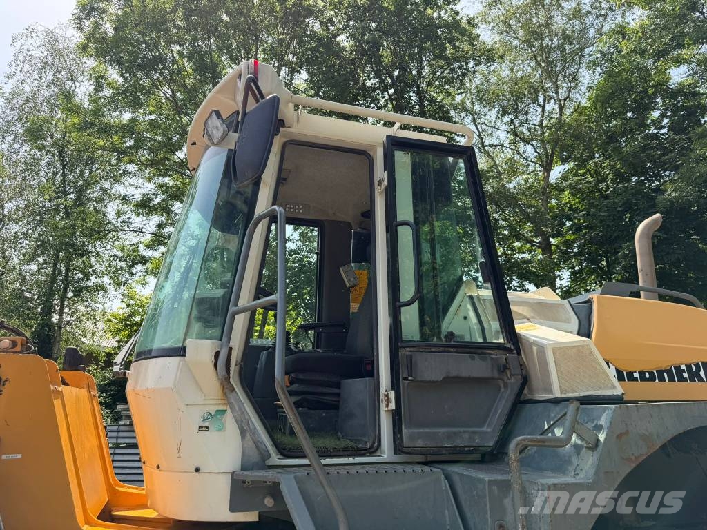 Liebherr L 544 Колесни товарачи