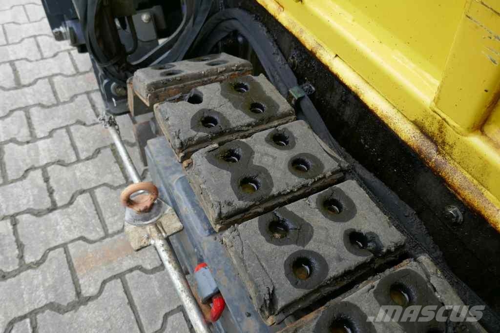 Bomag BF 200 C-2 Малогабаритні асфальтоукладальники