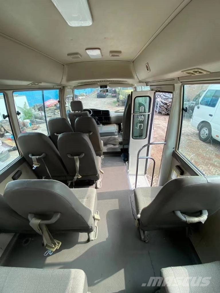 Toyota Coaster Bus 迷你巴士