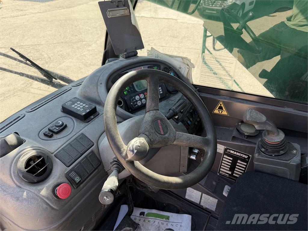 Manitou Iný model VIN 011 رافعة تلسكوبية