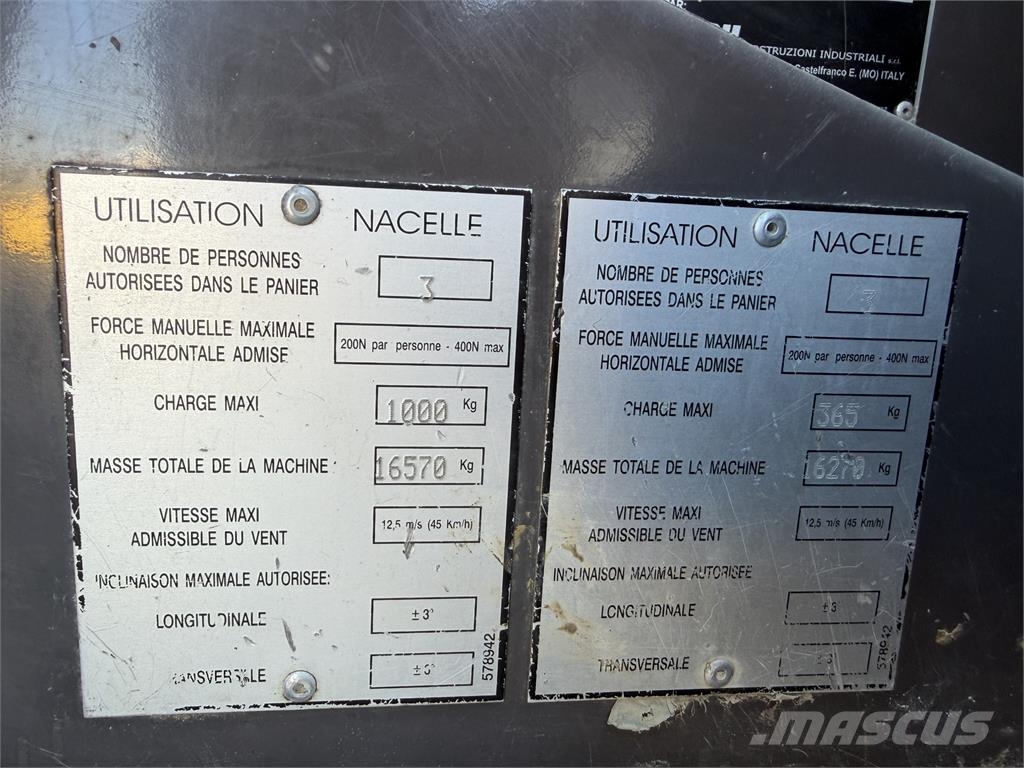 Manitou Iný model VIN 011 رافعة تلسكوبية