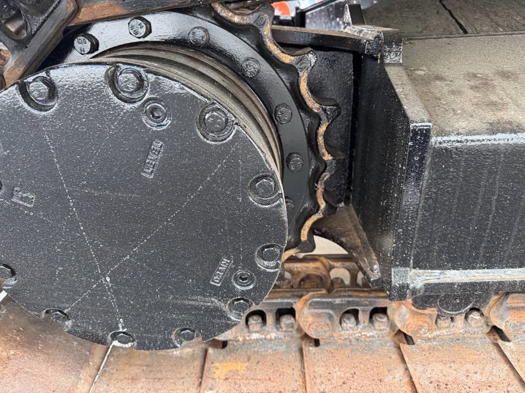 Hitachi ZX130LCN-7 -STAGE V- Εκσκαφείς με ερπύστριες