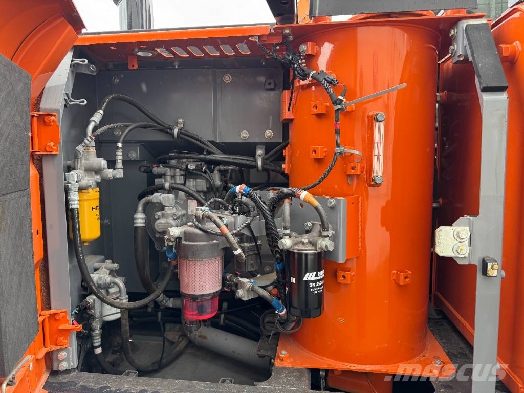 Hitachi ZX130LCN-7 -STAGE V- Εκσκαφείς με ερπύστριες