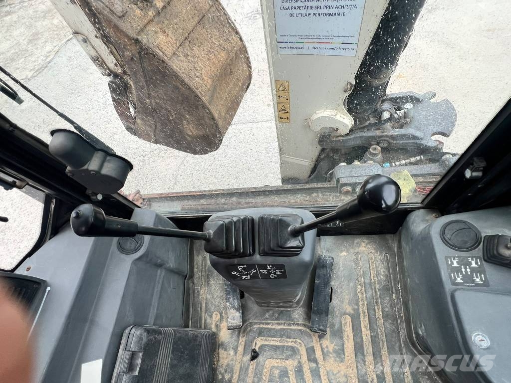 Mecalac TLB 990PM لوادر ذات جرافات عكسية