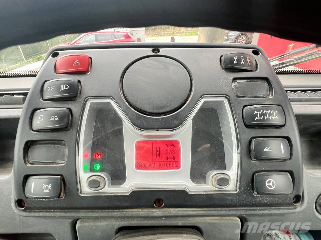 Mecalac TLB 990PM لوادر ذات جرافات عكسية