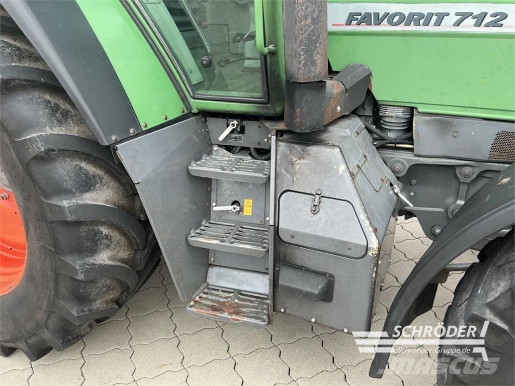Fendt 712 VARIO الجرارات