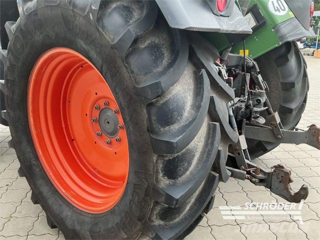 Fendt 712 VARIO الجرارات
