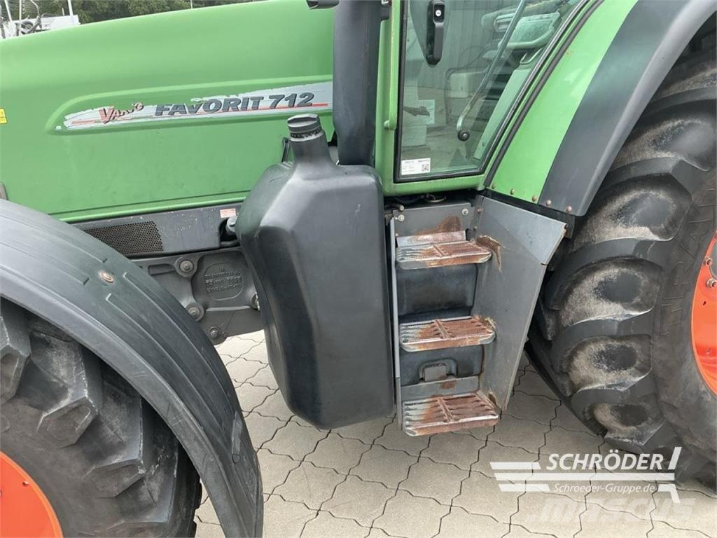 Fendt 712 VARIO الجرارات