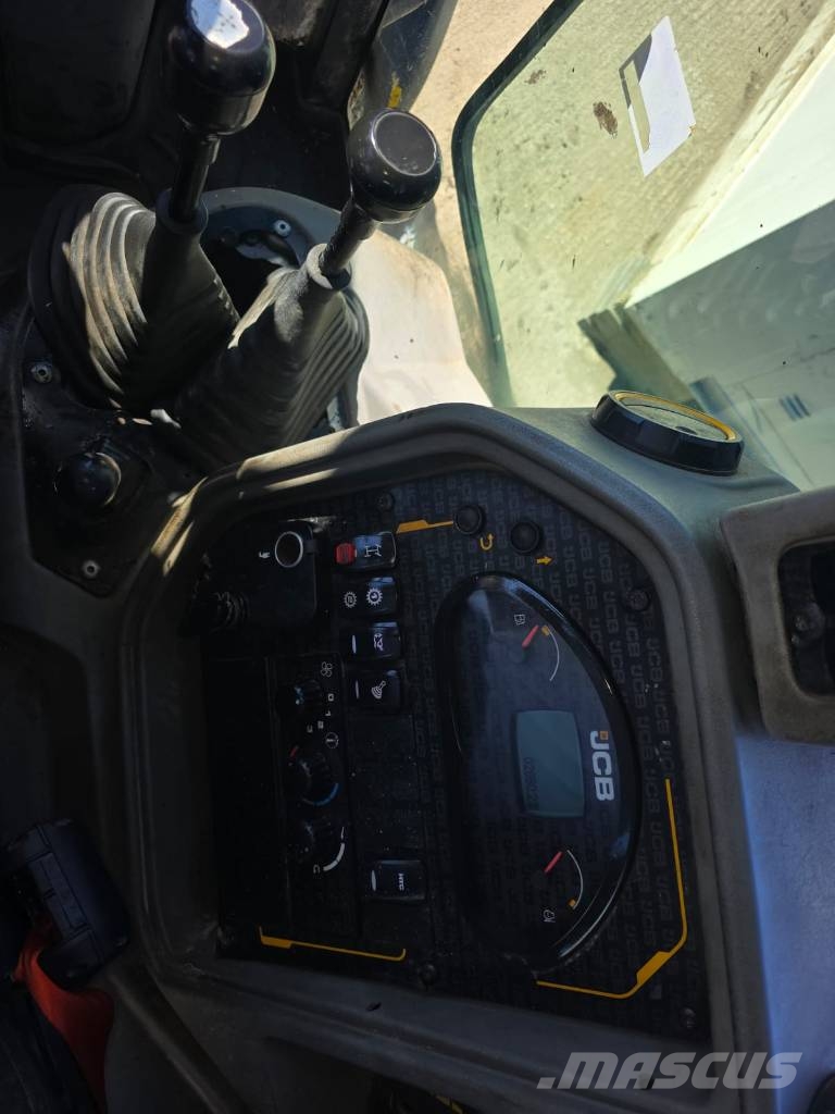 JCB 3 CX Backhoe loaders