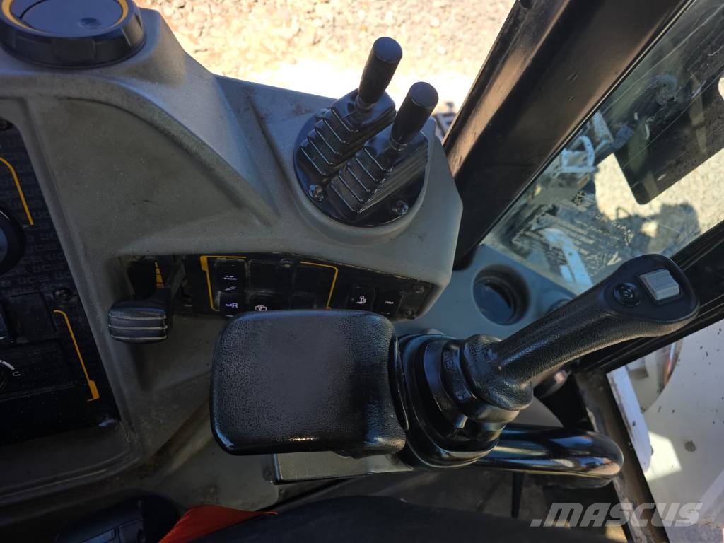 JCB 3 CX Backhoe loaders