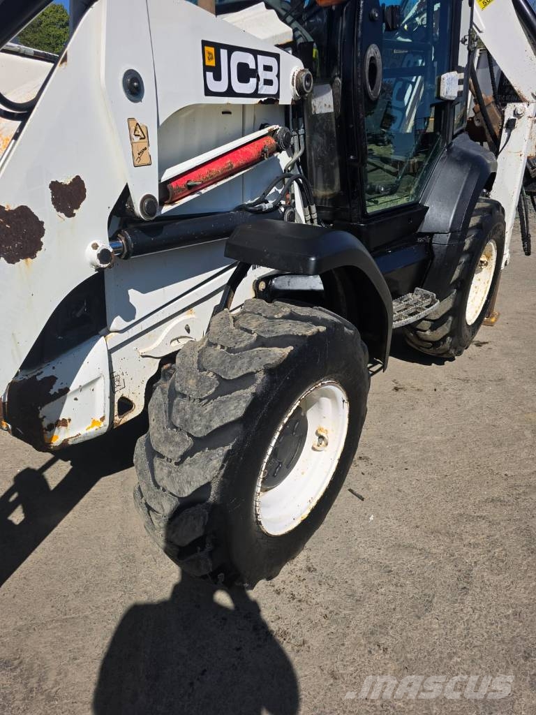 JCB 3 CX Backhoe loaders