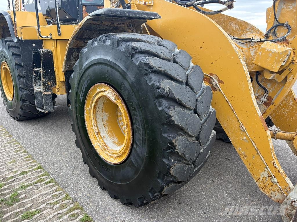 CAT 966K Kolesni nakladalci