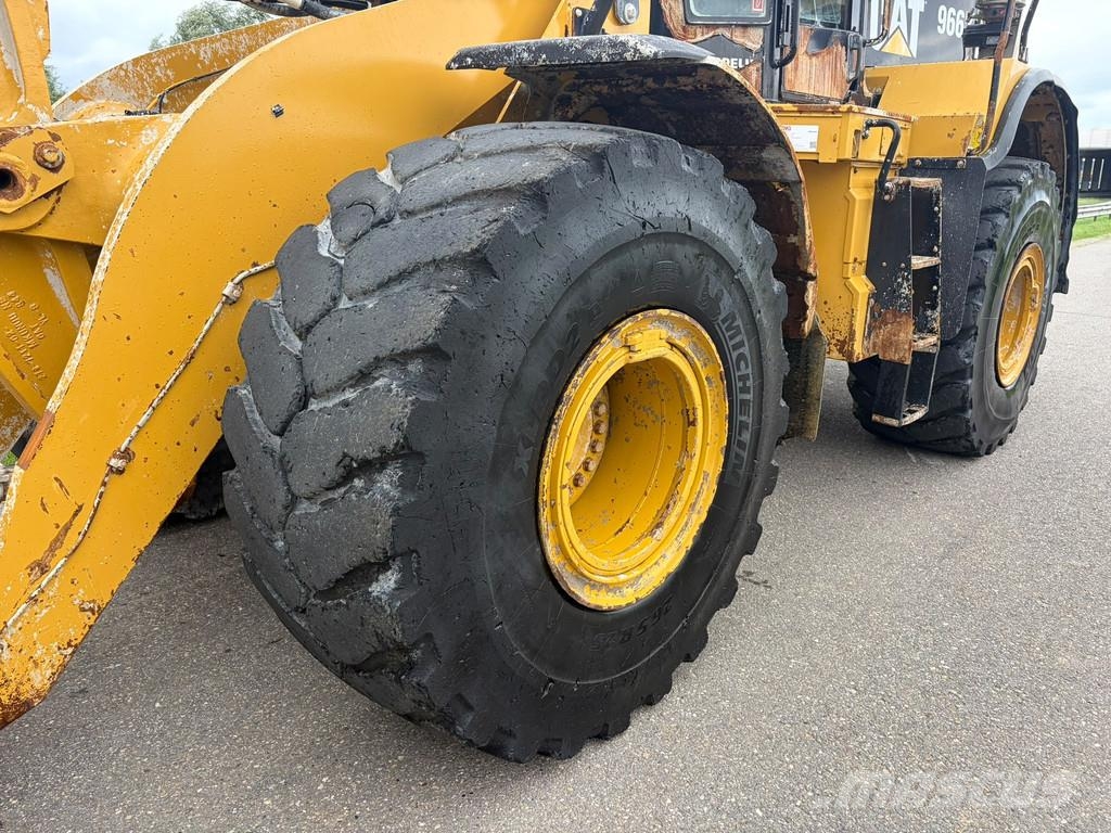 CAT 966K Kolesni nakladalci