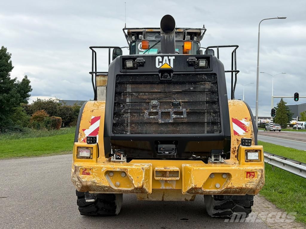 CAT 966K Kolesni nakladalci