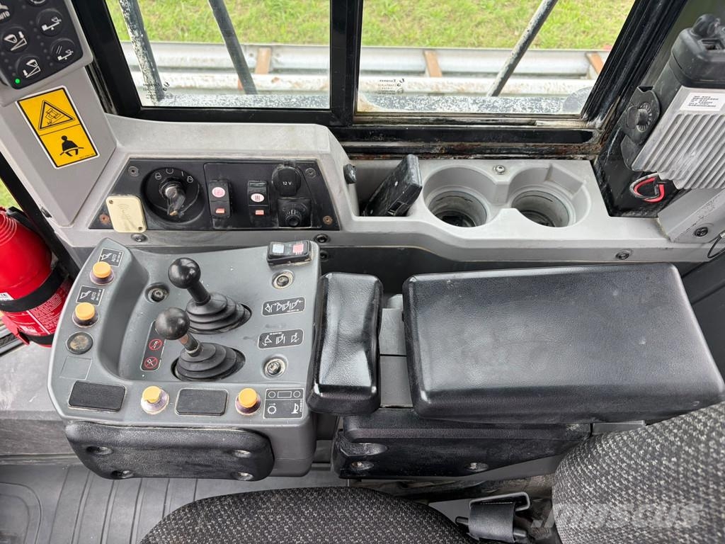 CAT 966K Kolesni nakladalci