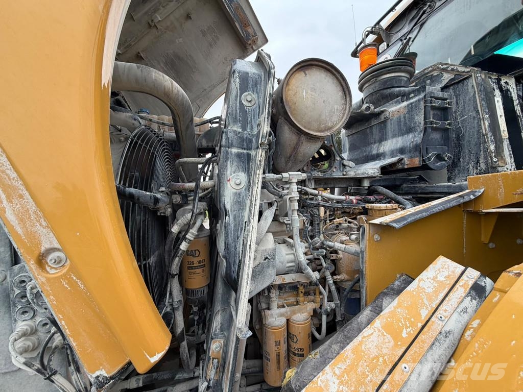 CAT 966K Kolesni nakladalci