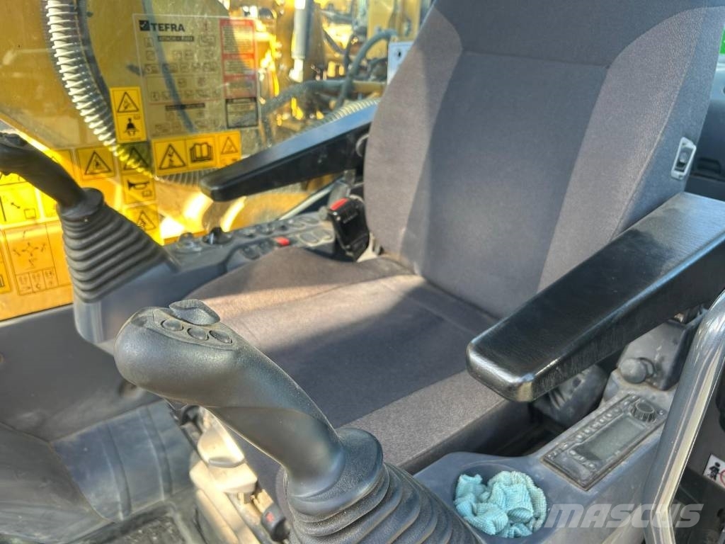 Komatsu PC 210 LC-11 Верижен екскаватор