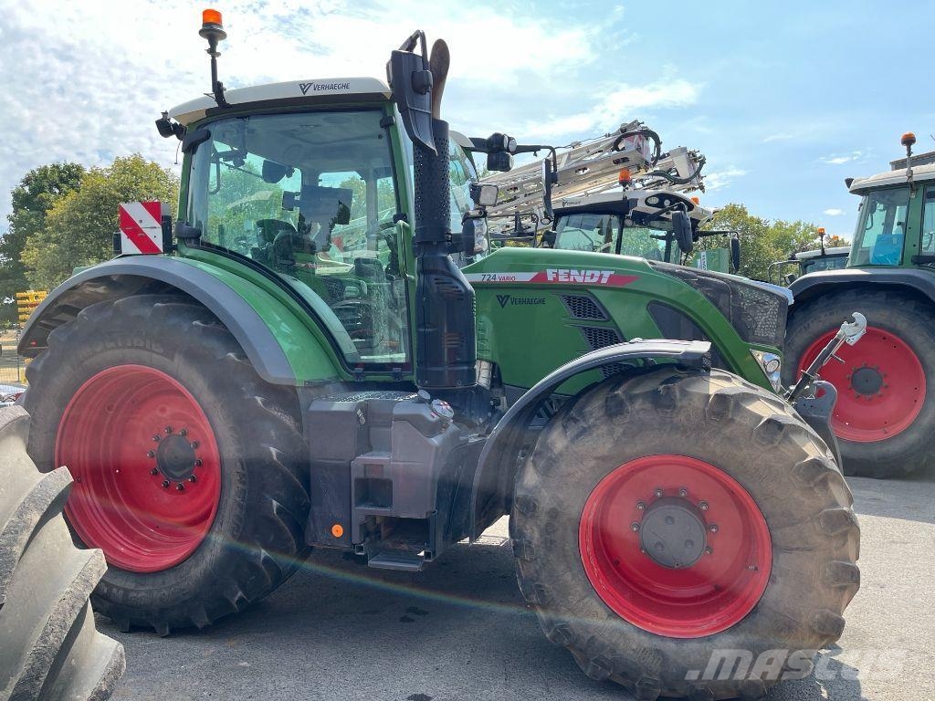 Fendt 724 POWER + Трактори