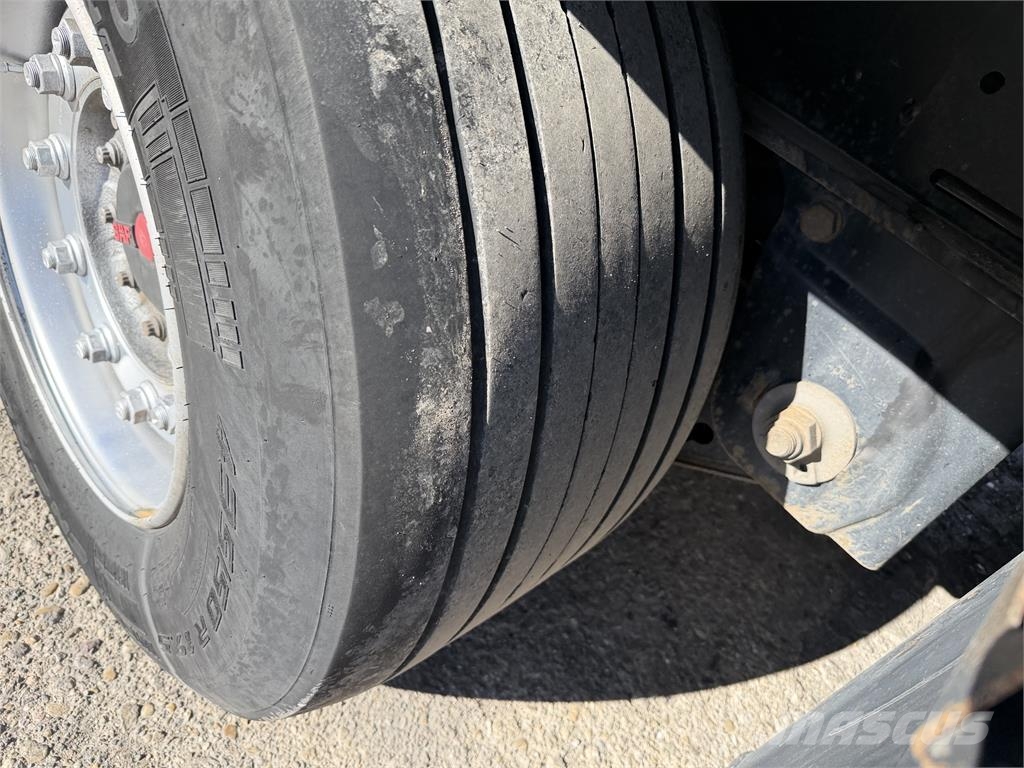 Kögel SN 24 VIN 695 Naczepy firanki