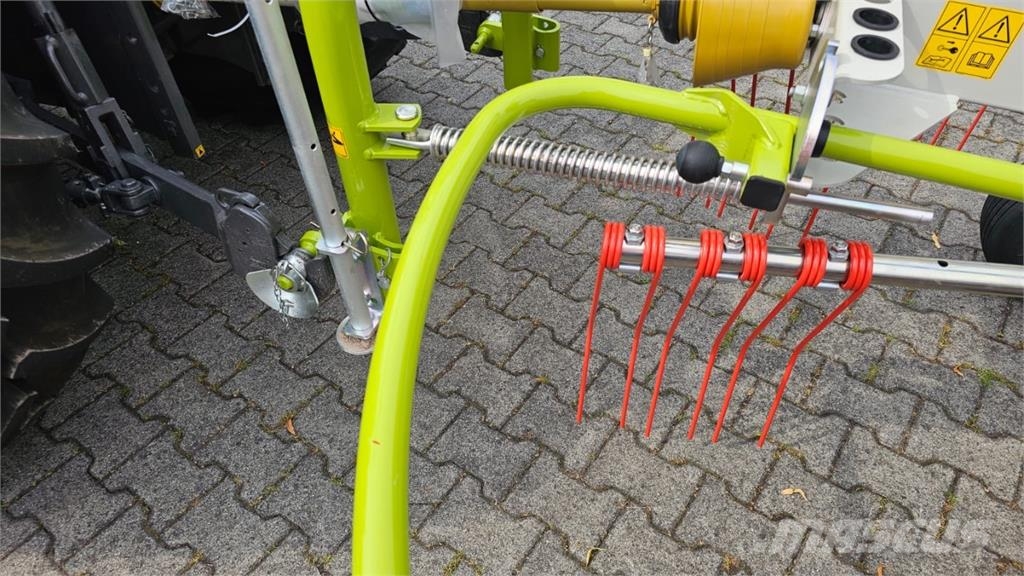 CLAAS Liner 370 Tandem Schwader