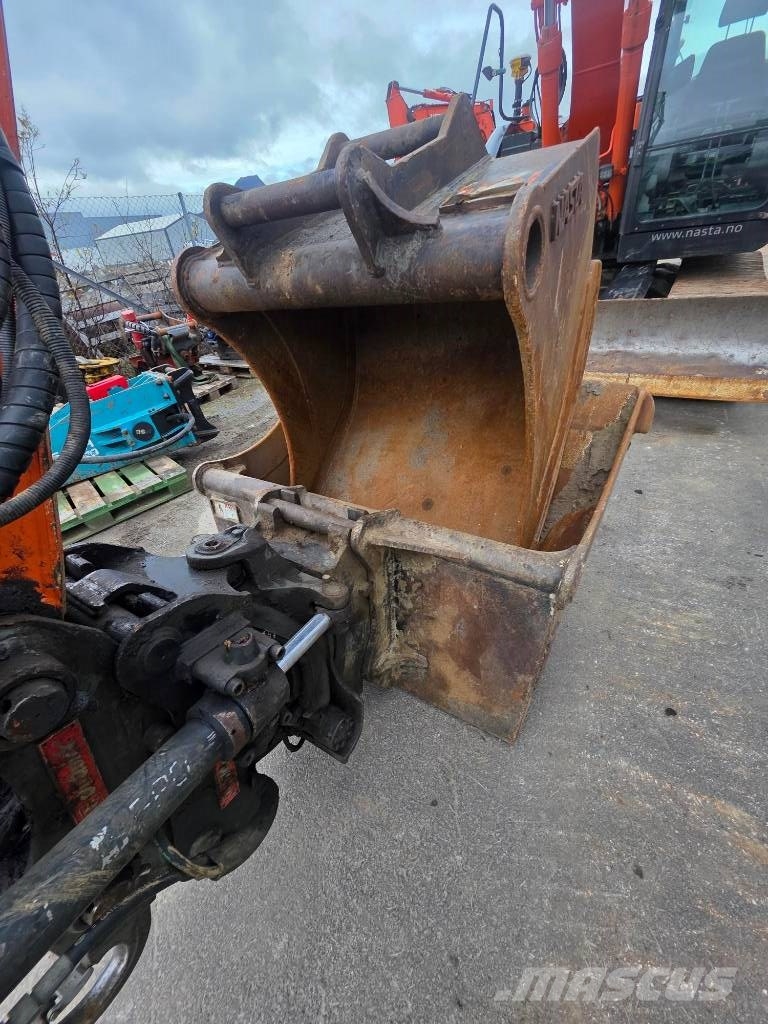 Hitachi ZX 135 US-5 Telakaivukoneet