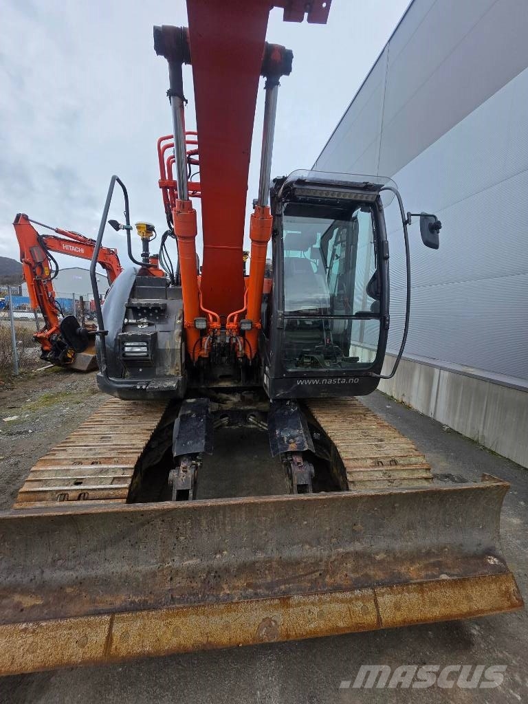 Hitachi ZX 135 US-5 Telakaivukoneet