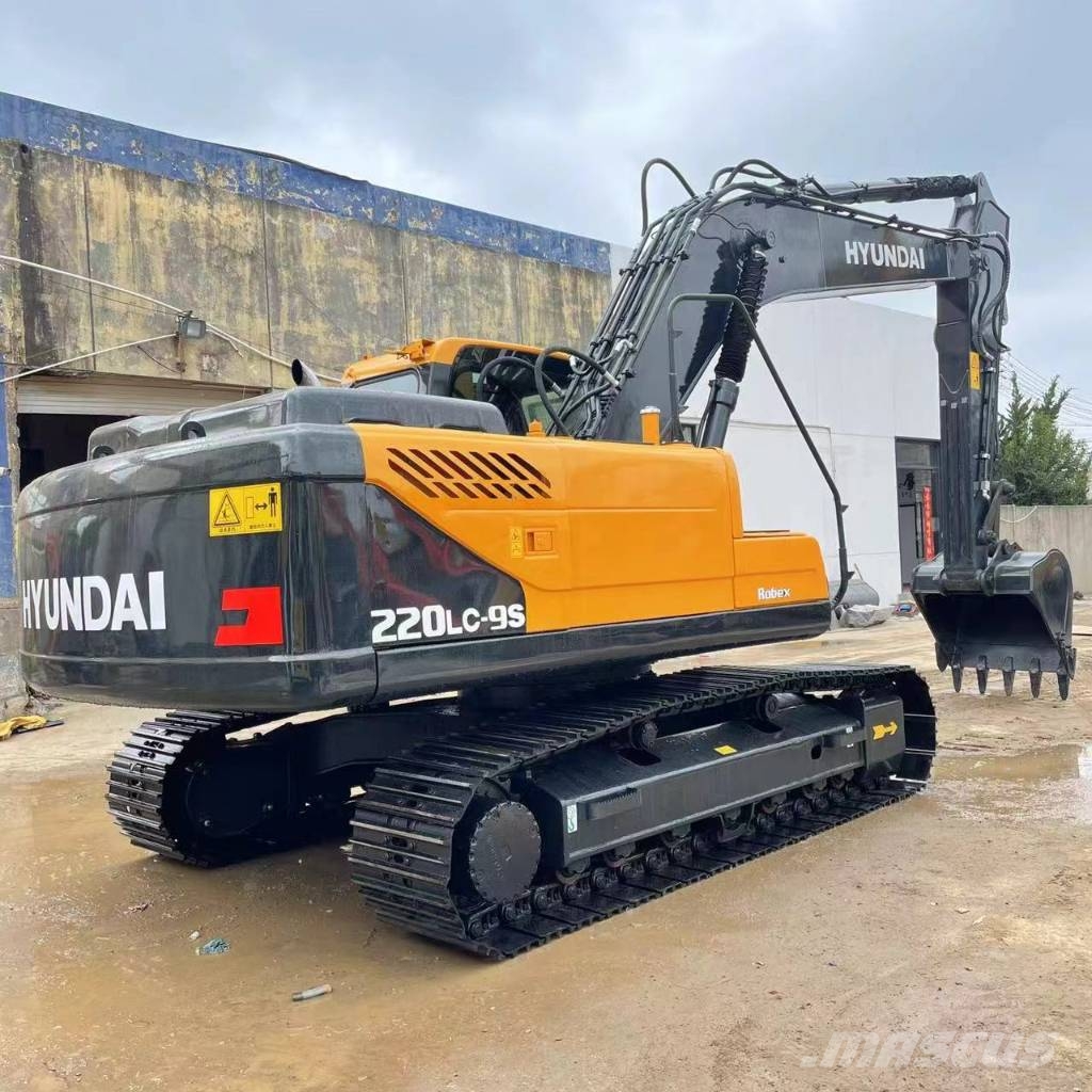 Hyundai 220 LC-9S Raupenbagger