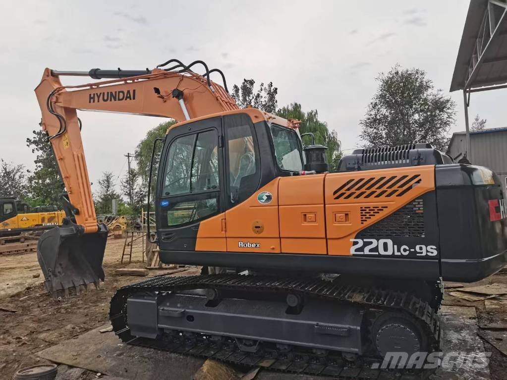 Hyundai 220 LC-9S Raupenbagger