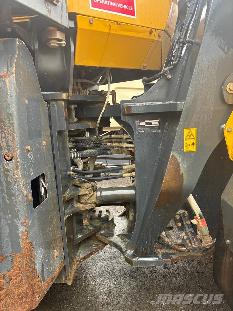 Komatsu WA 500-8 Iekrāvēji uz riteņiem