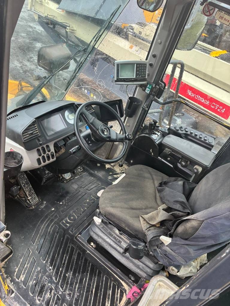 Komatsu WA 500-8 Iekrāvēji uz riteņiem
