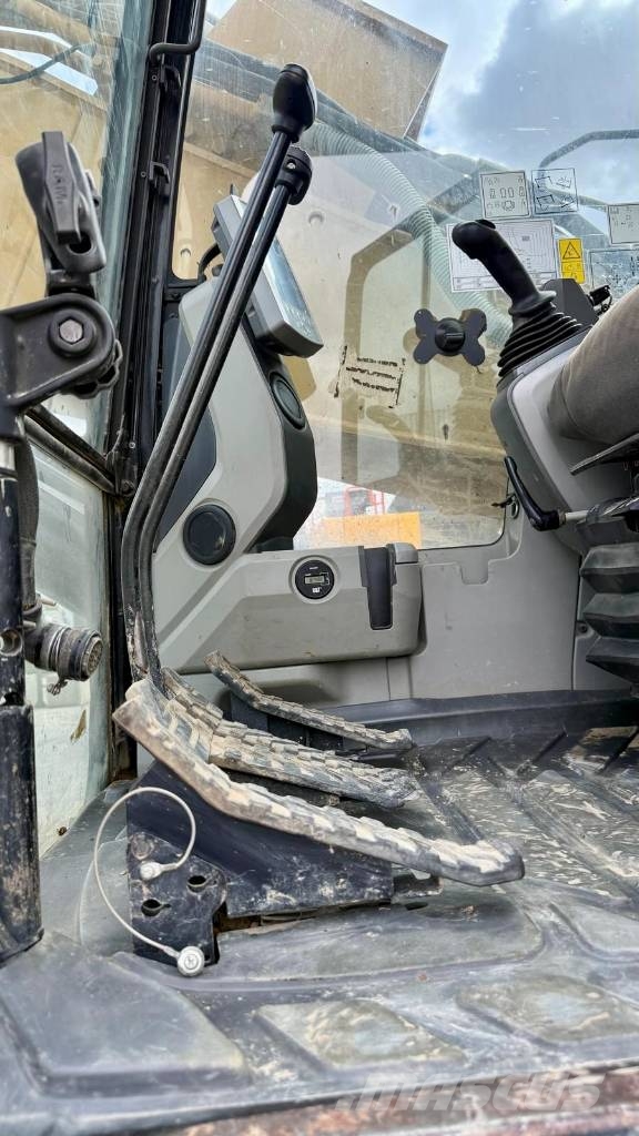 CAT 324 E LN Pelle sur chenilles