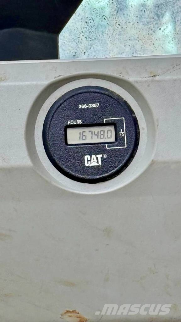 CAT 324 E LN Pelle sur chenilles