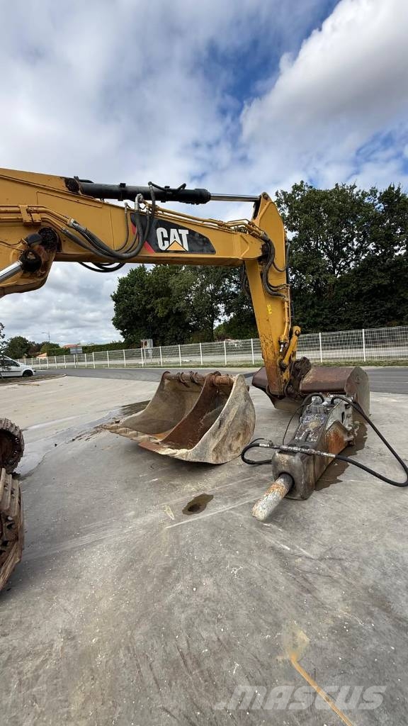 CAT 324 E LN Pelle sur chenilles
