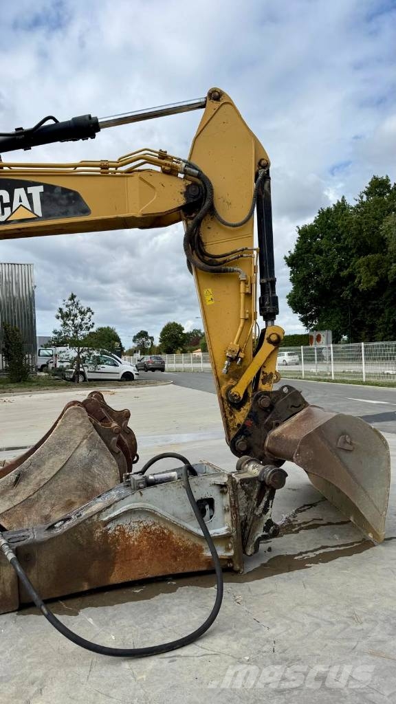CAT 324 E LN Pelle sur chenilles