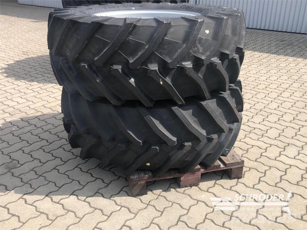 Massey Ferguson 480/65 R28 + 600/65 R38 TRELLEBORG Ruedas dobles