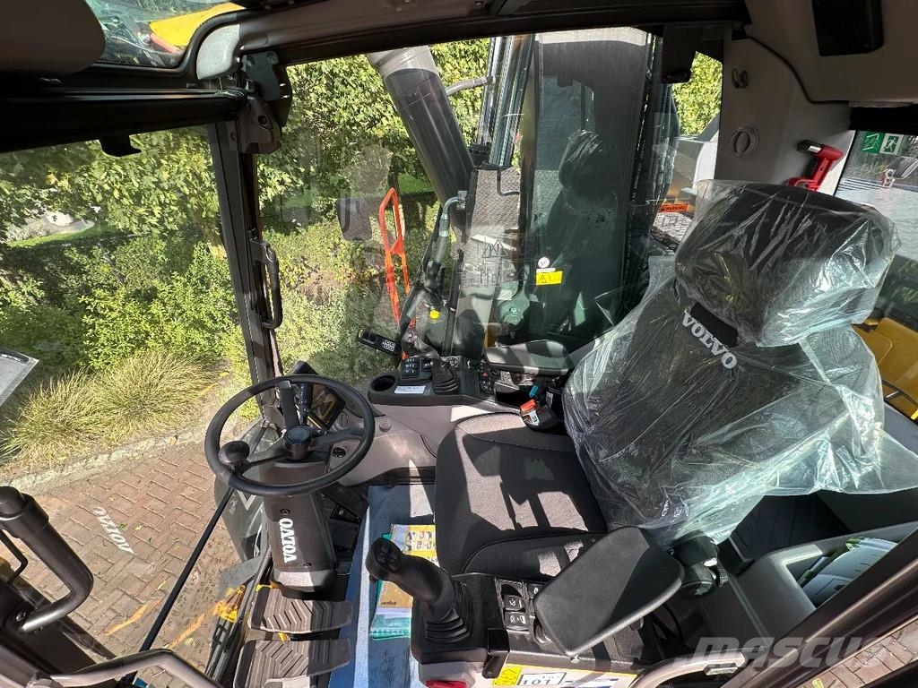 Volvo EWR170 E - Engcon EC319 DC3 - UNUSED حفارات بعجل