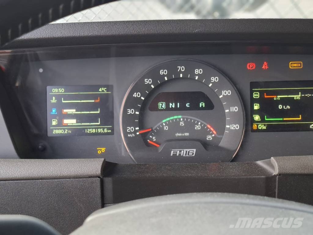 Volvo FH 16 厢式货车