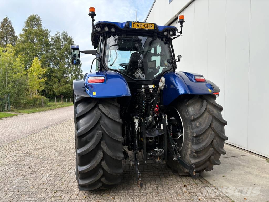 New Holland T 7.225 AC Tractoren