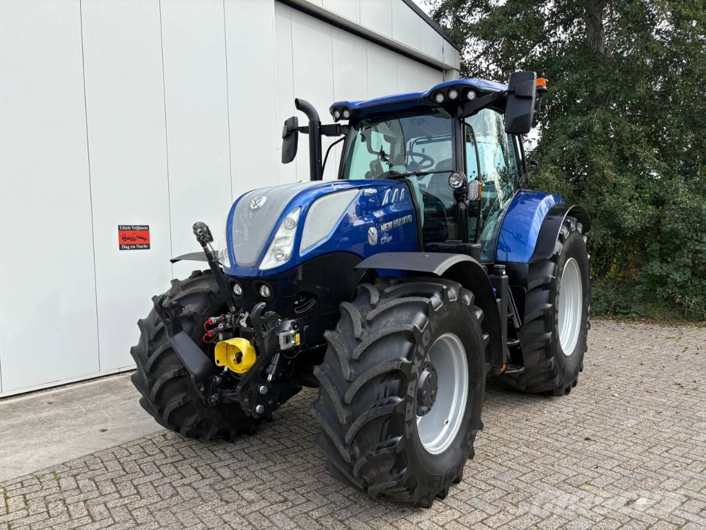 New Holland T 7.225 AC Tractoren