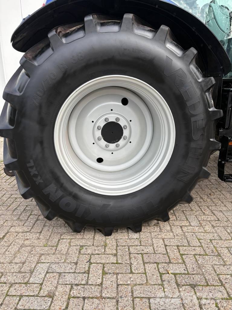 New Holland T 7.225 AC Tractoren