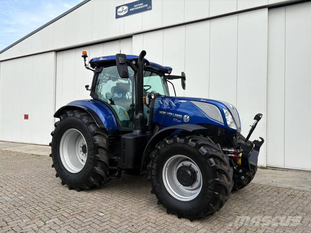 New Holland T 7.225 AC Tractoren