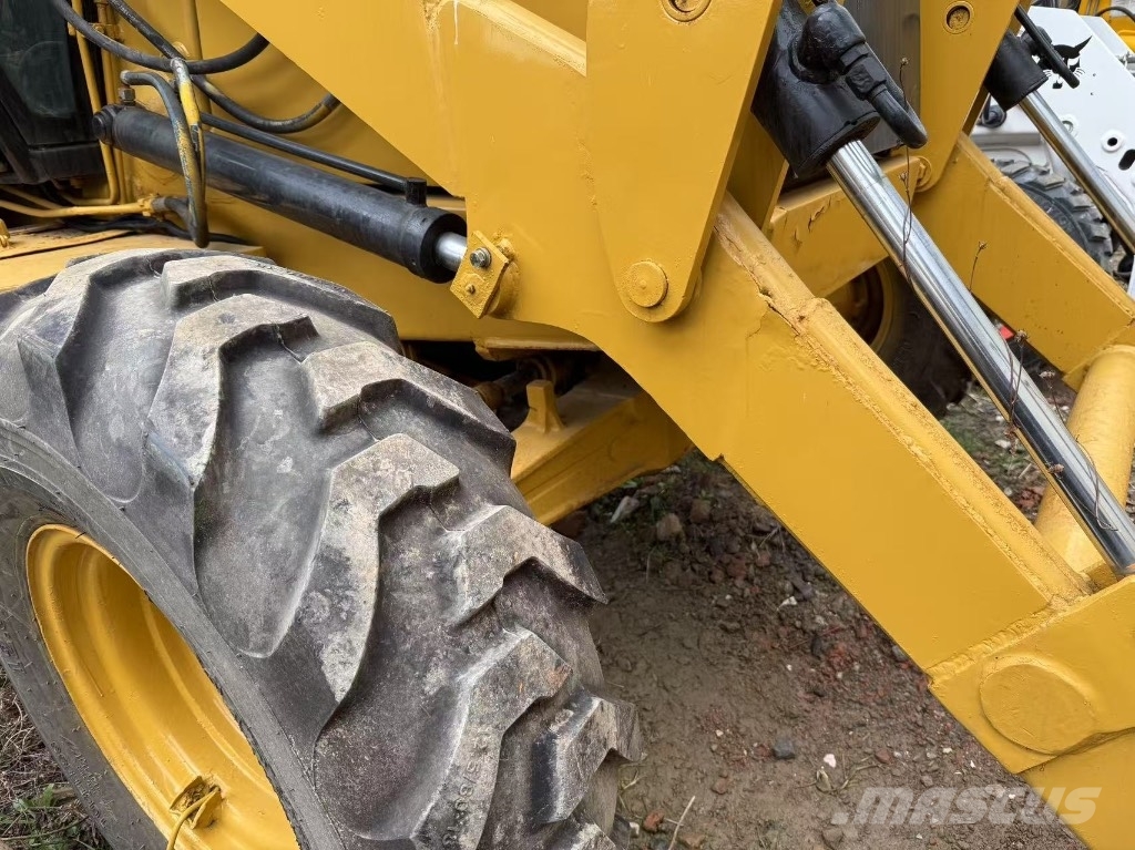 CASE 695 Backhoe