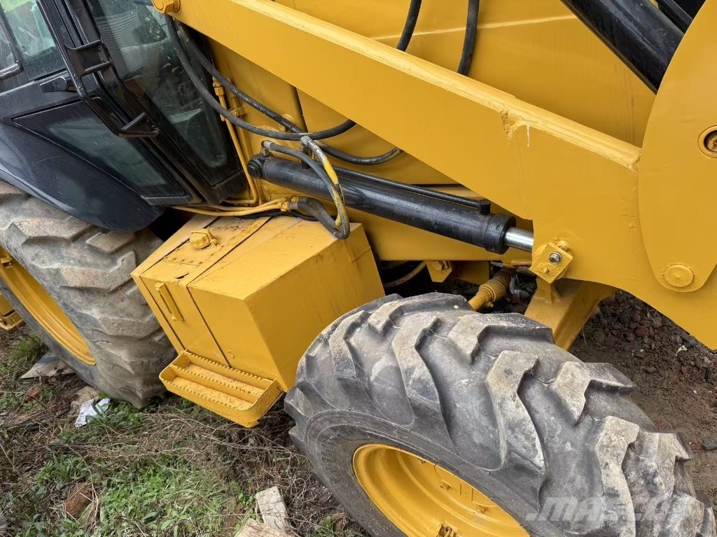 CASE 695 Backhoe