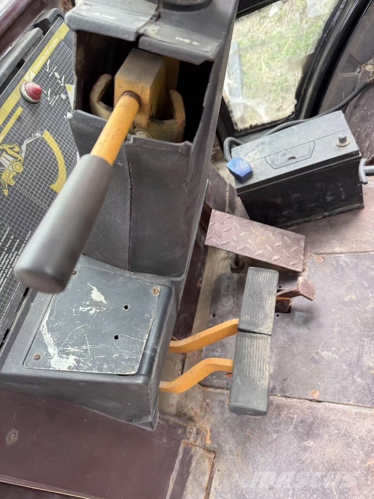 CASE 695 Backhoe
