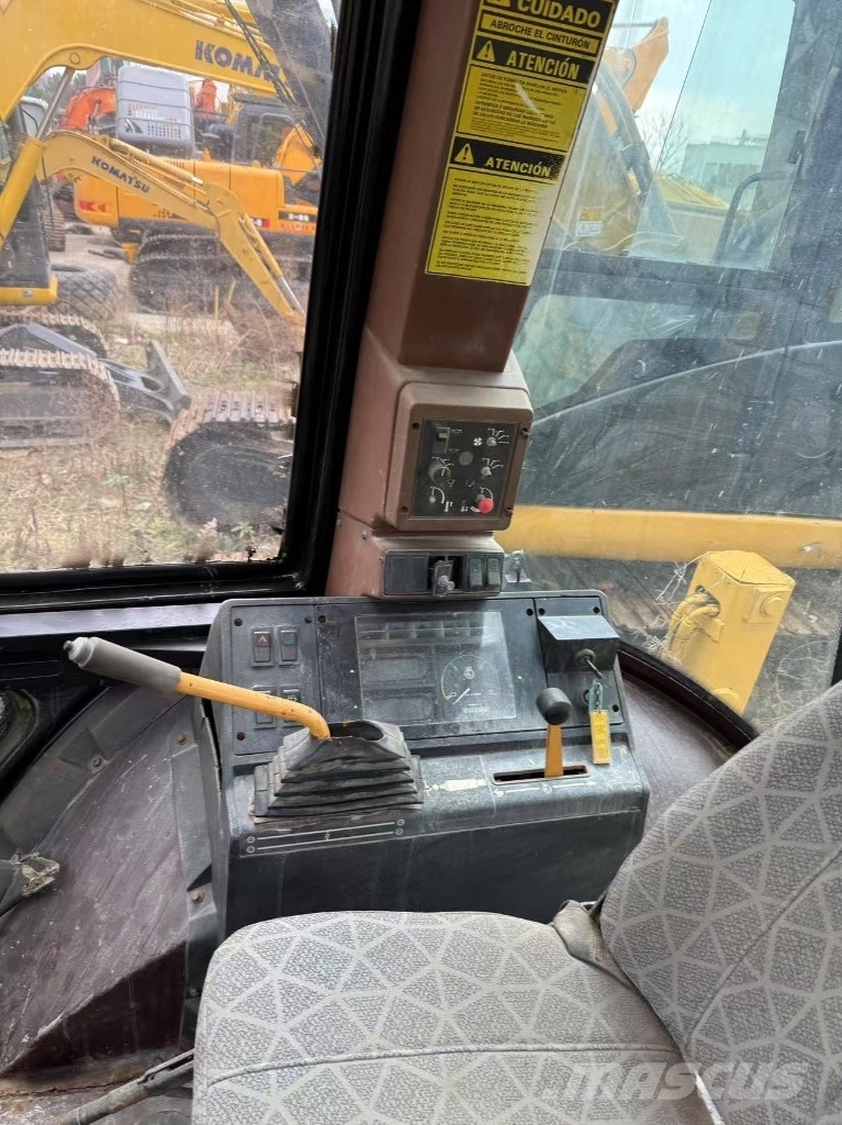 CASE 695 Backhoe