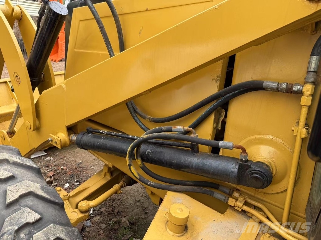 CASE 695 Backhoe