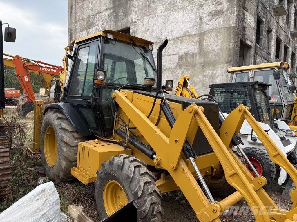 CASE 695 Backhoe
