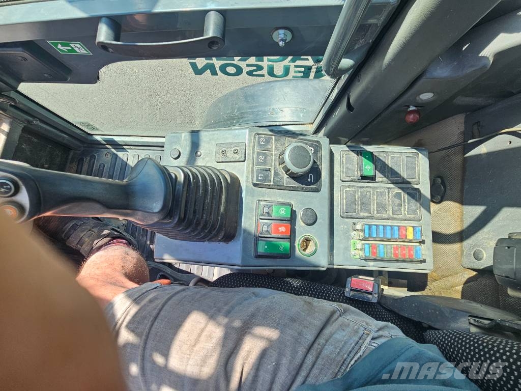 Wacker Neuson WL 60 لوادر بعجل